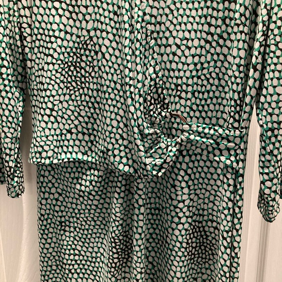 Printed O-Ring Wrap Dress - Picture 2 of 4